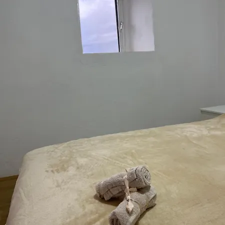 Skadar Stone House * 波德戈里察