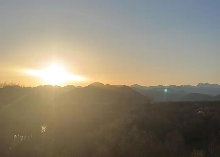 Skadar Stone House 公寓