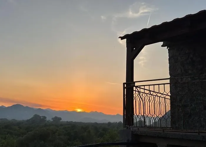 Skadar Stone House 公寓 *